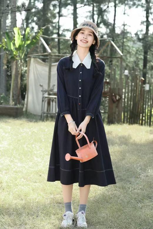 虫二小院2025新款时尚范春款连衣裙 商品图0