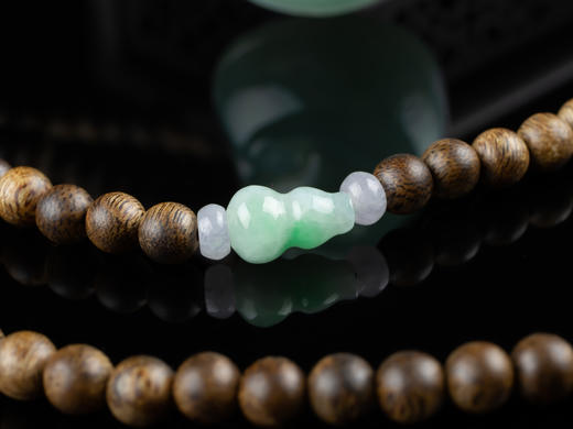 XY0168沉香+翡翠晴绿大如意挂件 商品图6