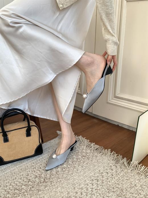 Miu家同款珍珠尖头三角跟鞋 商品图4