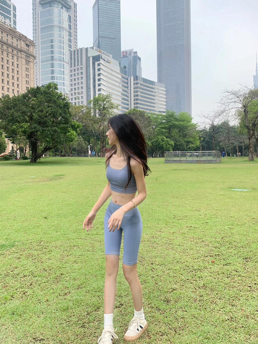 官网480！刘雯同款一体式无缝高强度防震健身跑步瑜伽运动背心女 细肩吊带美背内衣 商品图9
