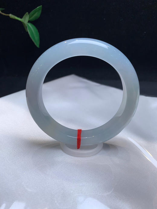 612521，57 蓝紫底特色手镯，满圈带蓝紫的色调，底妆非常细腻清新 商品图3