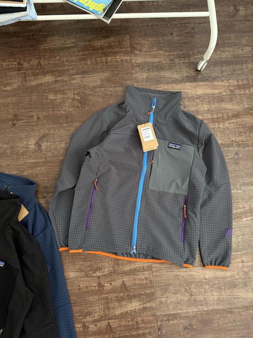 原单正品 Patagonia/巴塔哥尼亚 R2 Techface 25SS  薄款 立领外套户外中间层外套
M~3XL
黑色 藏青  灰色 商品图5