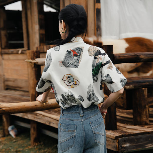 谜底花色衬衫短袖女2025夏季新款复古原创印花宽松衬衣256MC6701 商品图2