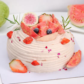 【芭乐双旋】浓郁的奶香与水果的清甜交织--芭乐水果生日蛋糕