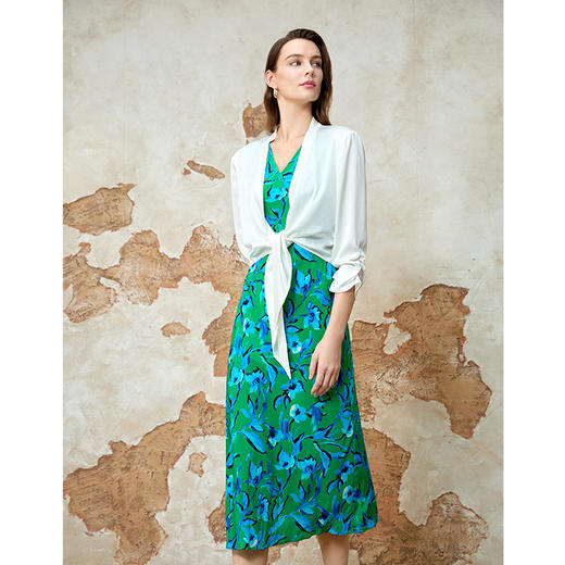 EITIE爱特爱时尚高腰a字显瘦撞色印花V领无袖连衣裙夏季新款8207940 商品图2