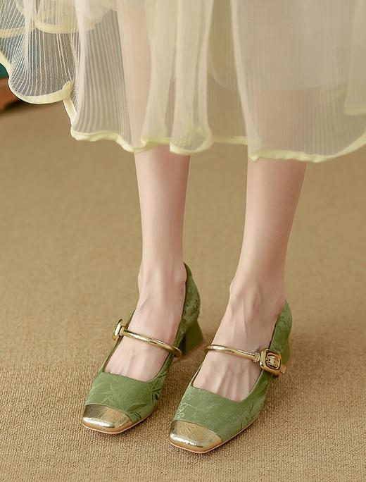 新款国风提花纤皮羊皮鞋垫优雅方跟鞋 商品图1