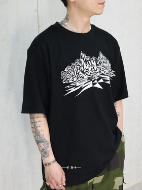 White Mountaineering | 几何山脉T恤