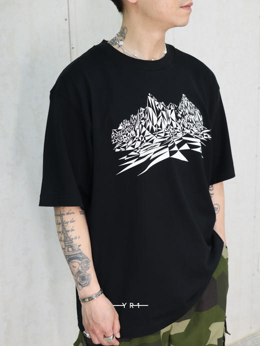 White Mountaineering | 几何山脉T恤 商品图0