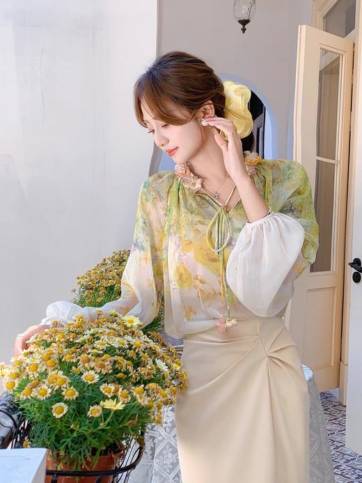 张心子【春日弥漫】轻薄防晒立体花朵显瘦碎花衬衫上衣 U2503048 商品图6