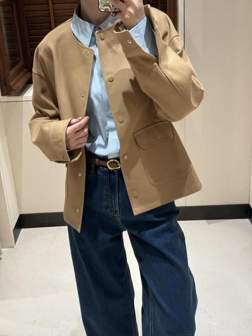 全棉双面布外套 解锁高阶通勤美学 让质感穿透四季 天然全棉邂逅创新织法 正反异色格纹工艺 组织紧密厚实 基础百搭廓形 经典圆领 圆润流畅 商品图7