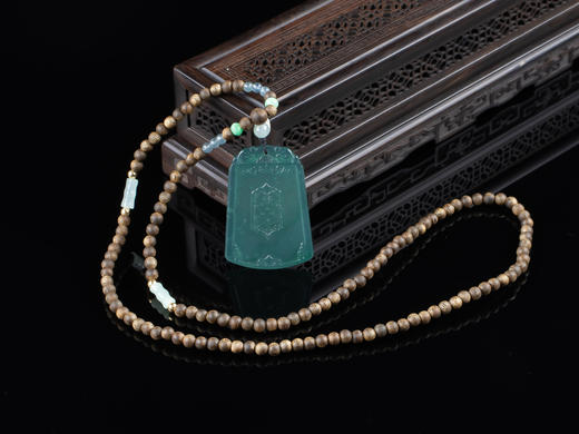 XY0136沉香+翡翠复古雕刻无事牌 商品图6