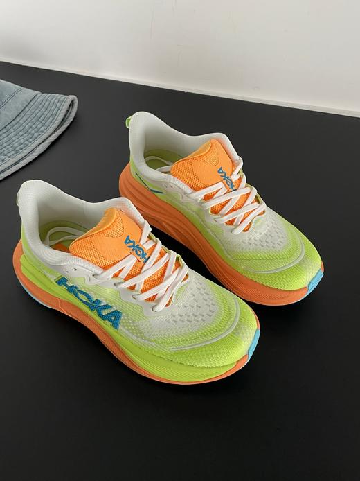 点此购买 HOKA ONE Skyflow春秋季男女款训练鞋 98 312792 商品图3
