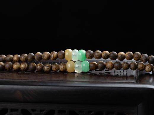 XY0116 沉香+双彩冰糯翡翠小象挂件 商品图4