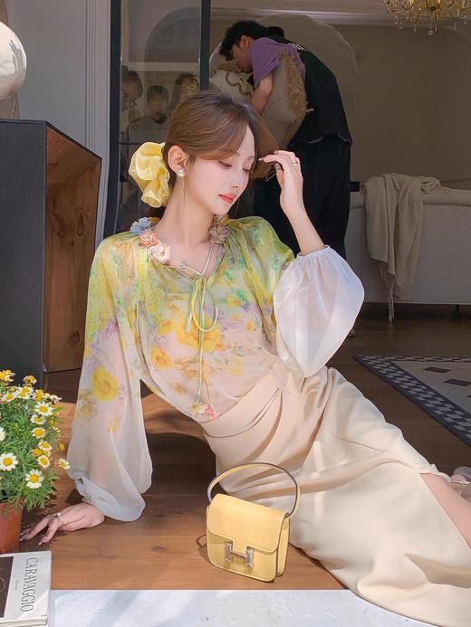 张心子【春日弥漫】轻薄防晒立体花朵显瘦碎花衬衫上衣 U2503048 商品图3