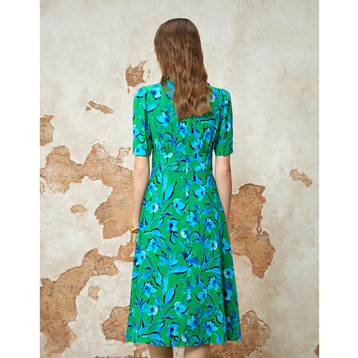 EITIE爱特爱时尚高腰a字显瘦撞色印花V领连衣裙夏季新款8207939 商品图4