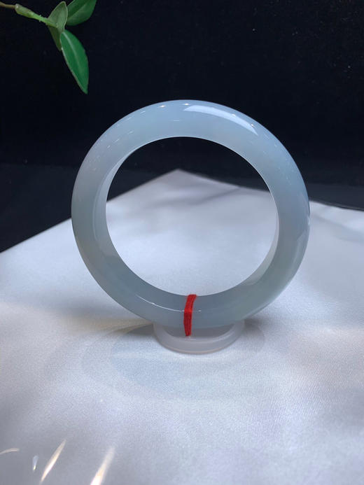 612521，57 蓝紫底特色手镯，满圈带蓝紫的色调，底妆非常细腻清新 商品图4