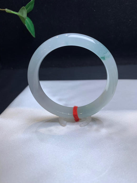 612520，55冰飘花手镯，冰底 飘了一抹淡雅的蓝花，秀气灵动 商品图4