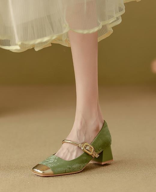 新款国风提花纤皮羊皮鞋垫优雅方跟鞋 商品图3