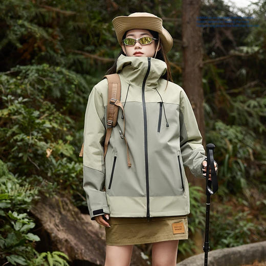 半身缘男装 春季情侣款防水户外登山服冲锋衣防风拼接撞色261112U01312087 商品图1