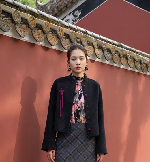 SZ1A53_漆黑色_外套_春季_新中式立领撞色盘扣短款毛呢长袖_高级女装_BERNIEELEN 伯妮斯茵 商品图0