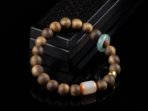 XY0164沉香+翡翠桶珠跑环手串 商品图2