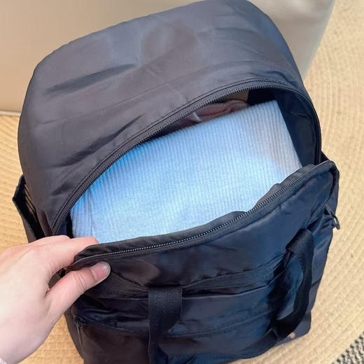 正品PUMA彪马金标防泼水双肩包手提包
特价💰99
尺寸：28*13*38
包装:普通袋装 商品图12