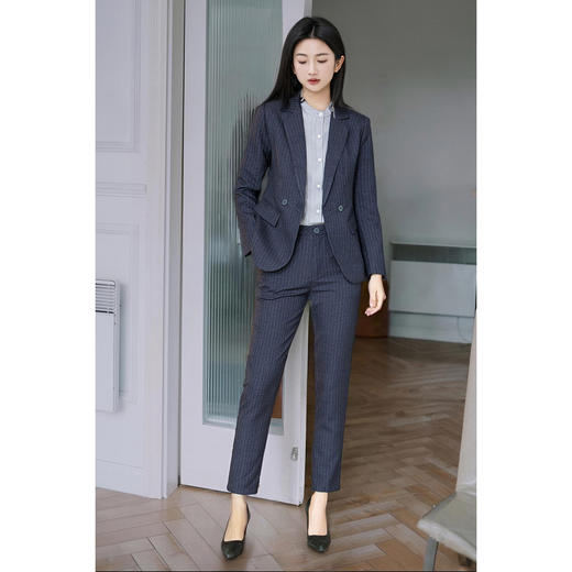 高干通勤套装 经典竖条纹面料  兼具专业和舒适度 米思阳时尚套装春季西装外套直筒休闲长裤两件套女0290 商品图3