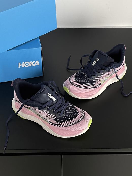 点此购买 HOKA ONE Skyflow春秋季男女款训练鞋 98 312792 商品图6