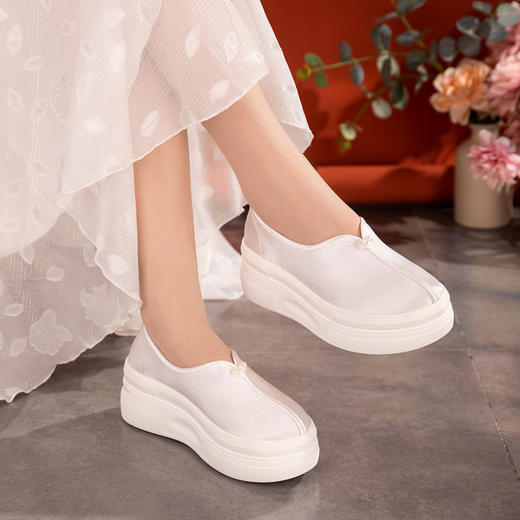 【夕南单】松糕厚底一脚蹬，软底汉服鞋搭马面裙绣花鞋YX-夕南单 商品图1