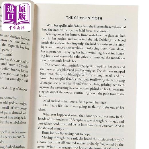 【中商原版】猩红色的蛾 猩红色的蛾系列 卷一 The Crimson Moth Book 1 英文原版 Kristen Ciccarelli 奇幻浪漫小说 商品图2