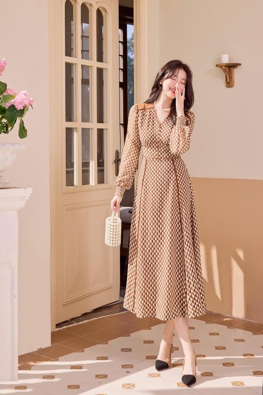 Le Malene 咖色翻领V领收腰印花连衣裙 19885 商品图2