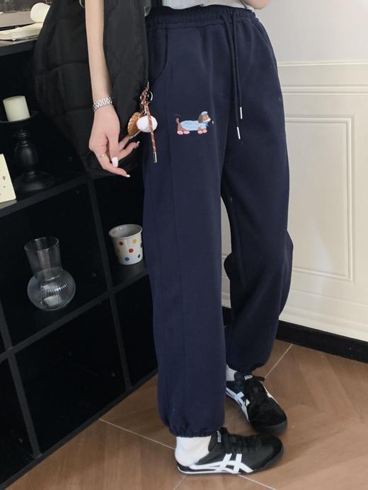 纸袋家春季新款！2025刺绣狗宽松版型休闲裤！简约松弛高腰束脚裤！ 商品图7