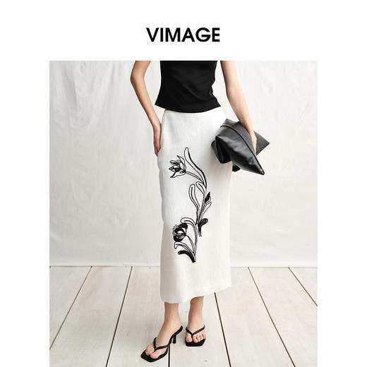 VIMAGE纬漫纪度假风刺绣撞色花朵及踝高腰直筒半身裙2025夏季新款V2306919 商品图5