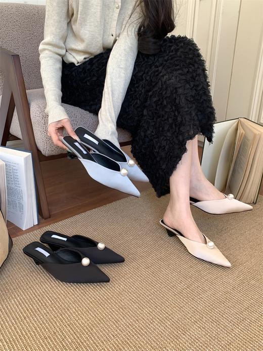 Miu家同款珍珠尖头三角跟鞋 商品图9