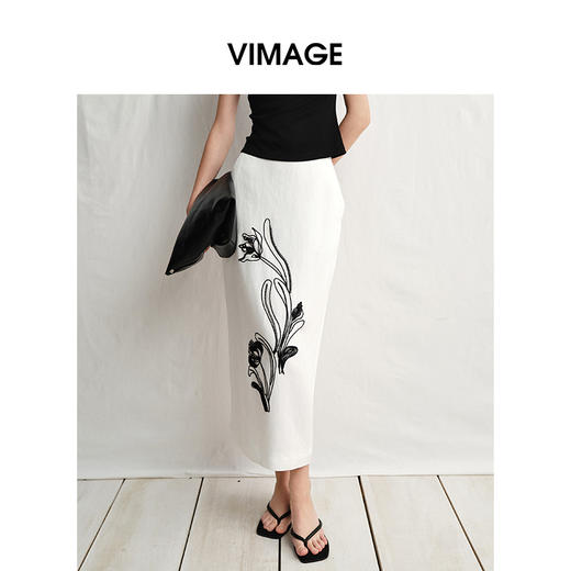 VIMAGE纬漫纪度假风刺绣撞色花朵及踝高腰直筒半身裙2025夏季新款V2306919 商品图2