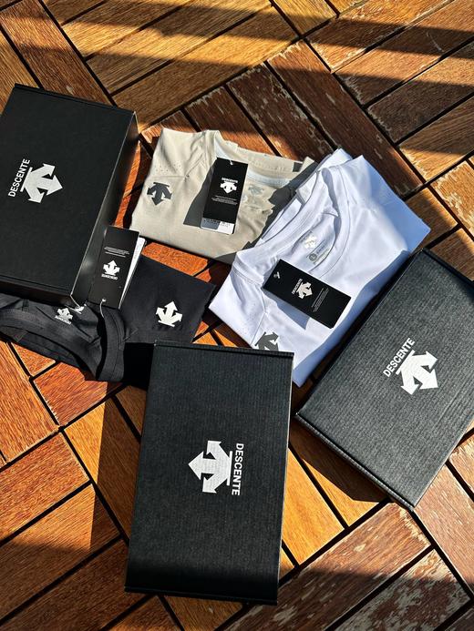 盒装】迪桑特-DESCENTE男士夏季运动健身速干冰丝透气孔短袖T恤 商品图0