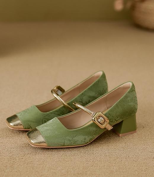 新款国风提花纤皮羊皮鞋垫优雅方跟鞋 商品图8