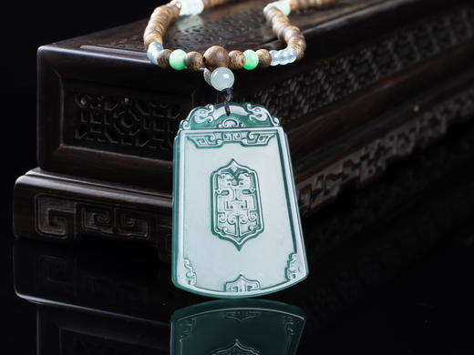 XY0136沉香+翡翠复古雕刻无事牌 商品图2