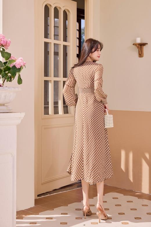 Le Malene 咖色翻领V领收腰印花连衣裙 19885 商品图5