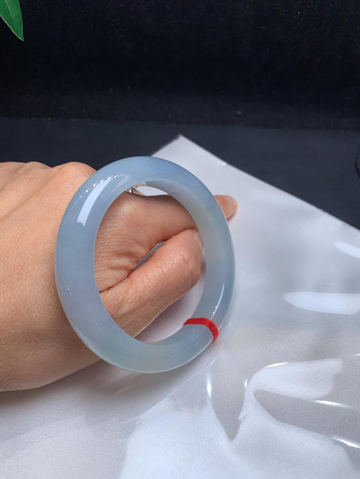 612521，57 蓝紫底特色手镯，满圈带蓝紫的色调，底妆非常细腻清新 商品图5