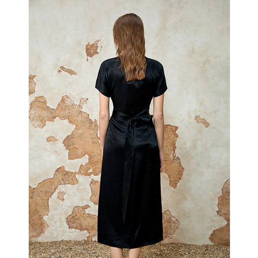 EITIE爱特爱气质通勤高腰显瘦优雅时尚连衣裙2025夏季新款8207936 商品图4