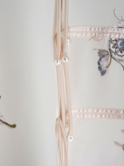 盛唐牡丹| 花舞蝶梦手推绣真丝外套(白色扣子) 商品图3