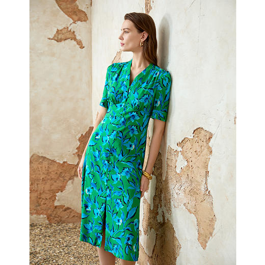 EITIE爱特爱时尚高腰a字显瘦撞色印花V领连衣裙夏季新款8207939 商品图2