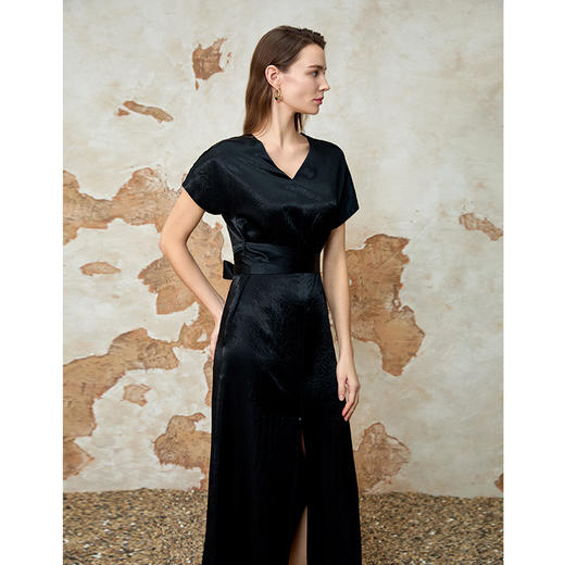 EITIE爱特爱气质通勤高腰显瘦优雅时尚连衣裙2025夏季新款8207936 商品图3