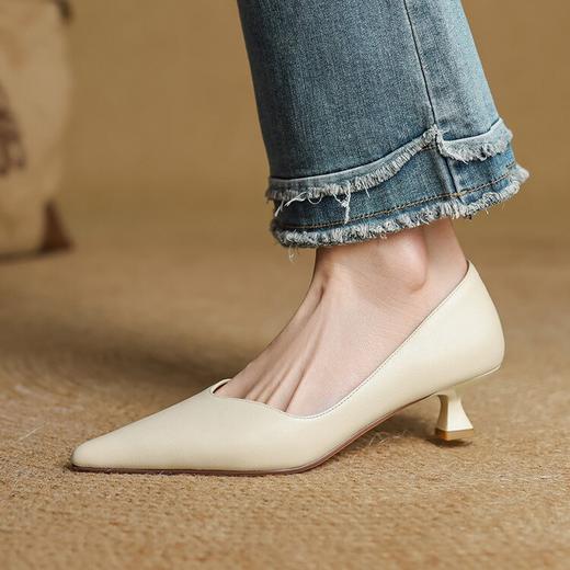 【预售5天】里外全皮尖头浅口单鞋牛皮韩版简约复古低跟通勤鞋HB&7717 商品图3