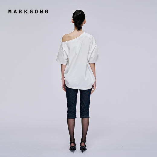 MARKGONG 2025春夏新款 白色狗狗斜开肩T恤 商品图2