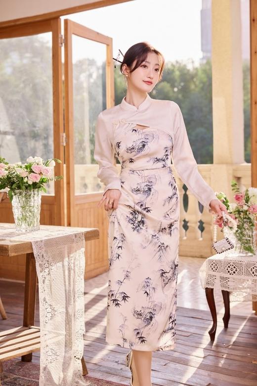 Le Malene 新中式印花吊带裙盘扣罩衫套装 19873 商品图0