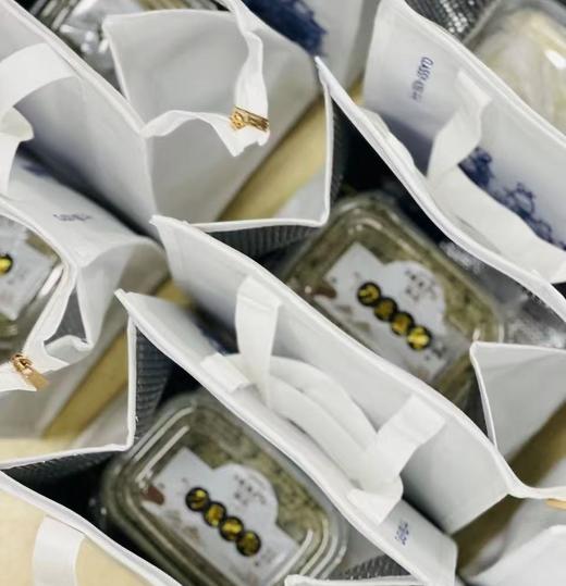 江阴刀鱼馄饨 （2-3天送达） |  还是熟悉的配方，熟悉的味道，来自江南灶侯大师团队的致鲜~（1盒馅料+1盒馄饨皮！！） 商品图1