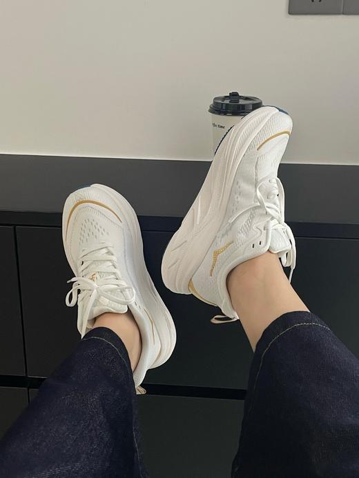 点此购买 HOKA ONE Skyflow春秋季男女款训练鞋 98 312792 商品图9