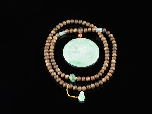 XY0169沉香+翡翠蝶恋花圆牌挂件 商品图0